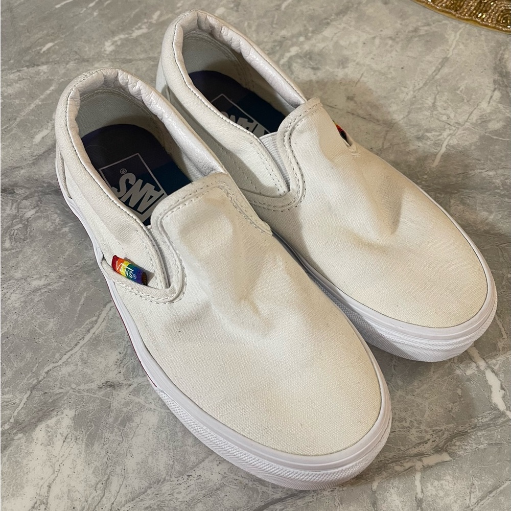Slip on pride vans